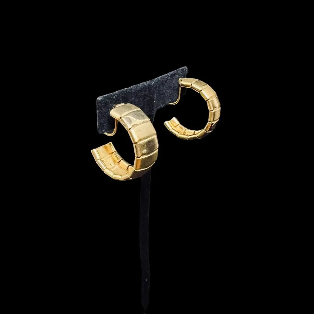 Egyptian Style Gold Tone Necklace, Bracelet And Clip On Hoop Earrings (4728) - Picture 10 of 11